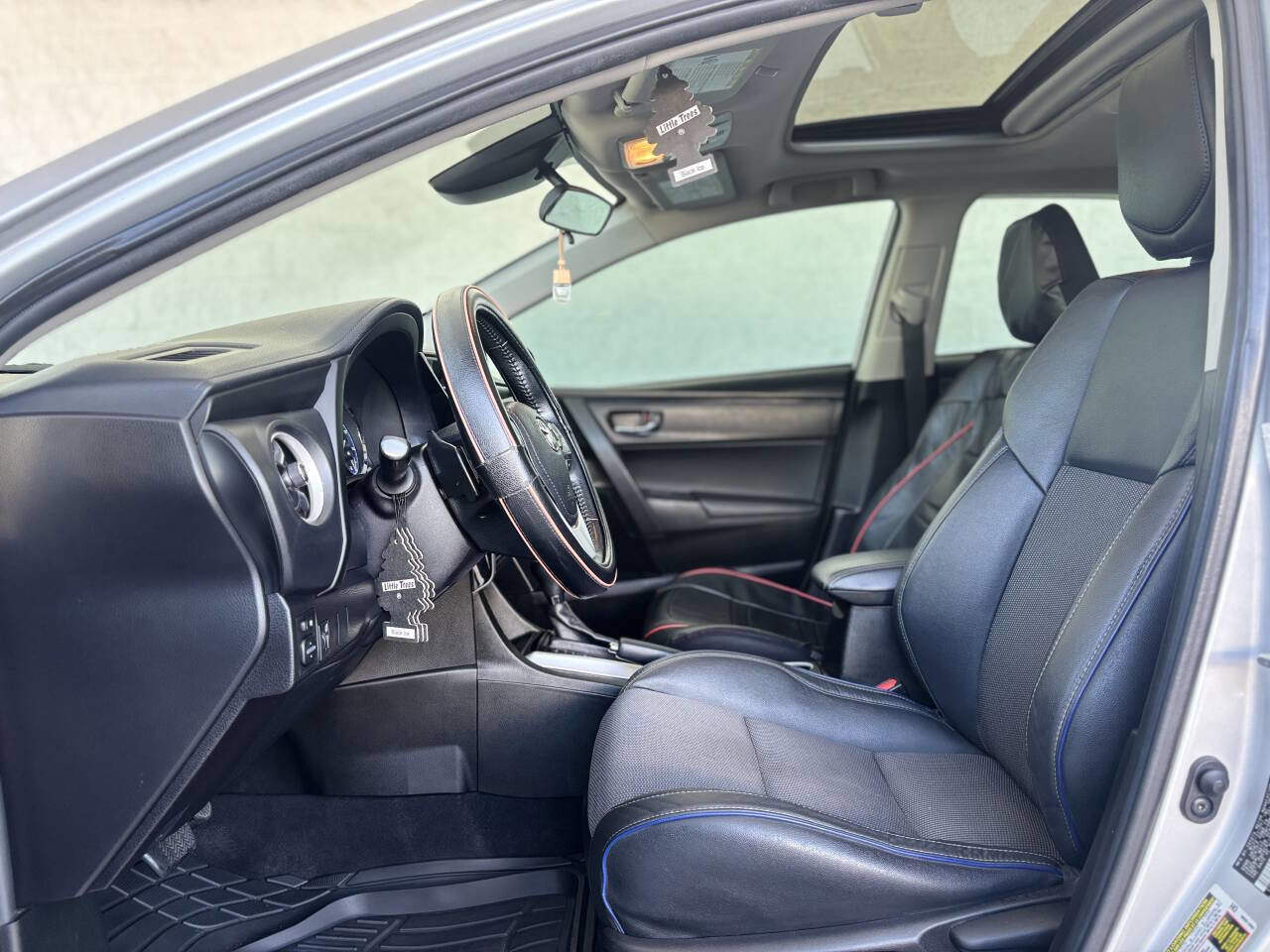 Used 2019 Toyota Corolla SE w/ SE Premium Package FWD image 13