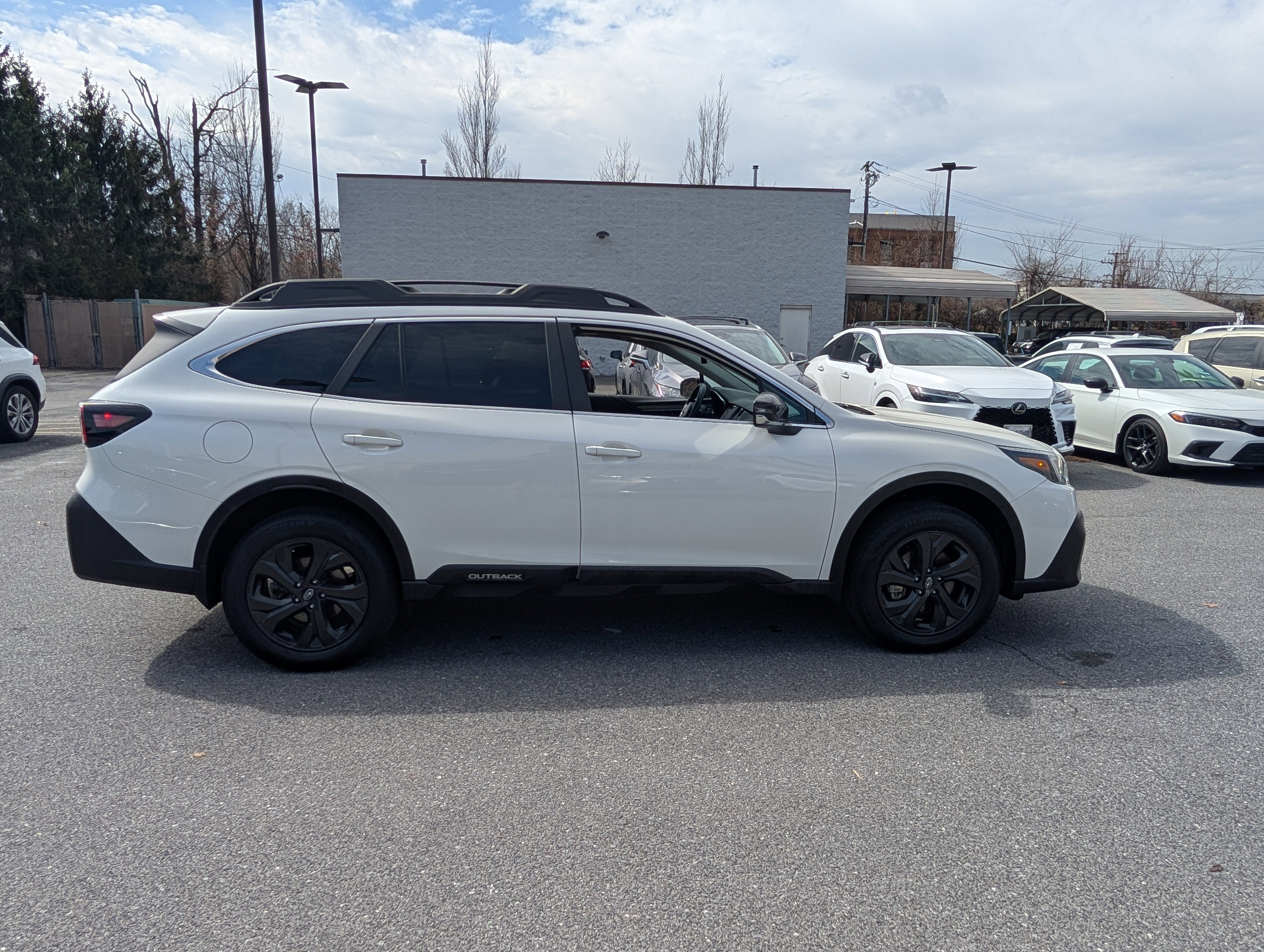 Used 2021 Subaru Outback Onyx Edition XT AWD/4WD image 2
