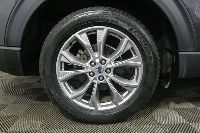 Used 2020 Ford Explorer XLT w/ Equipment Group 202A AWD/4WD image 16