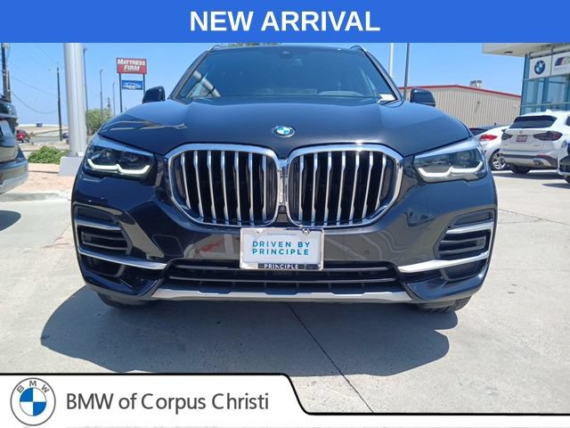 Used 2022 BMW X5 xDrive40i w/ Premium Package AWD/4WD image 2
