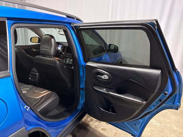 Used 2020 Jeep Cherokee Trailhawk w/ Comfort/Convenience Group AWD/4WD image 33