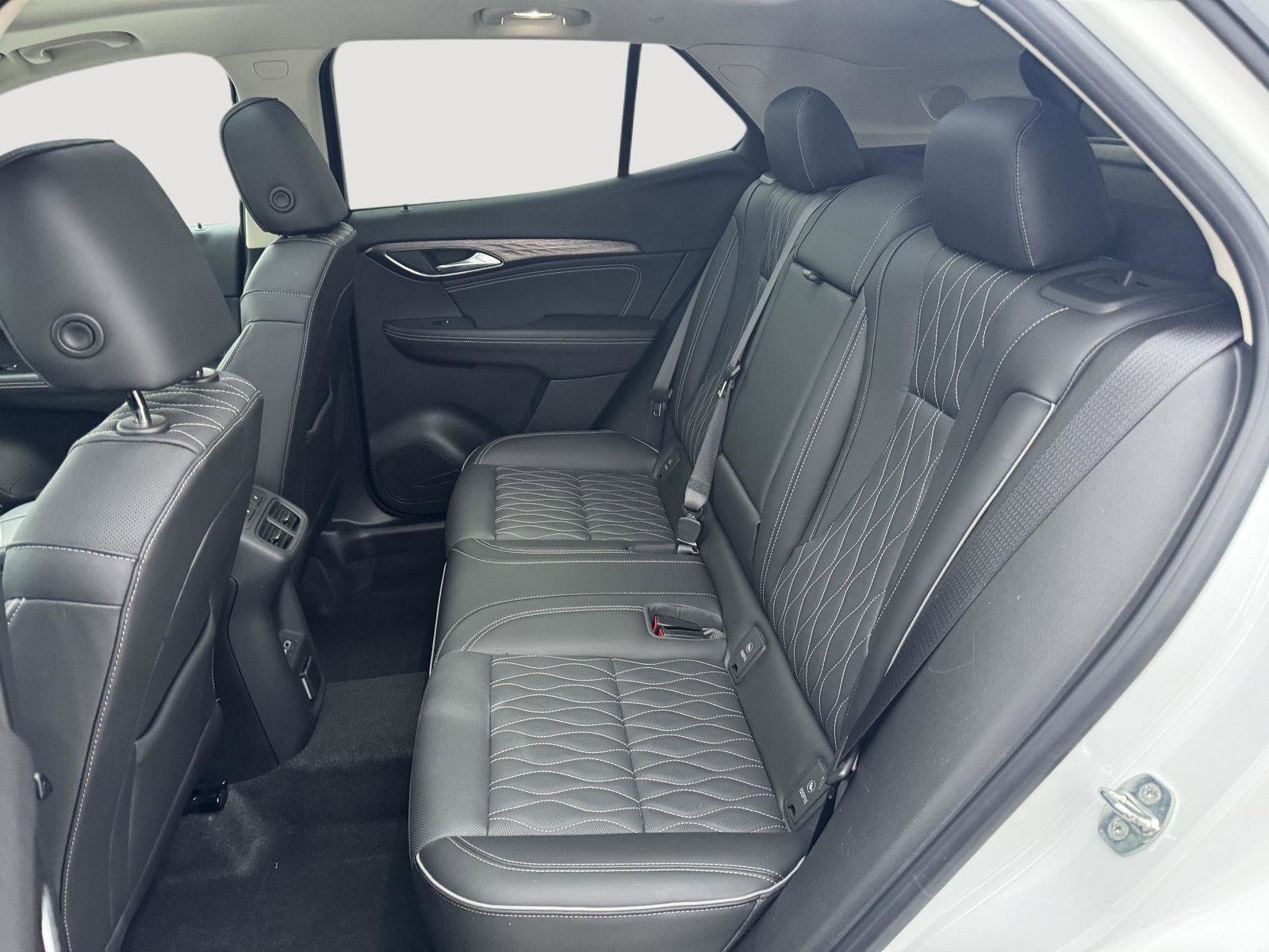 Used 2022 Buick Envision Avenir w/ Technology Package II image 20