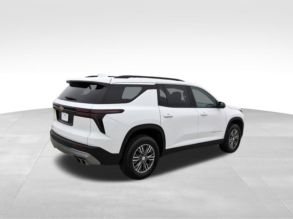 Used 2025 Chevrolet Traverse LT image 4
