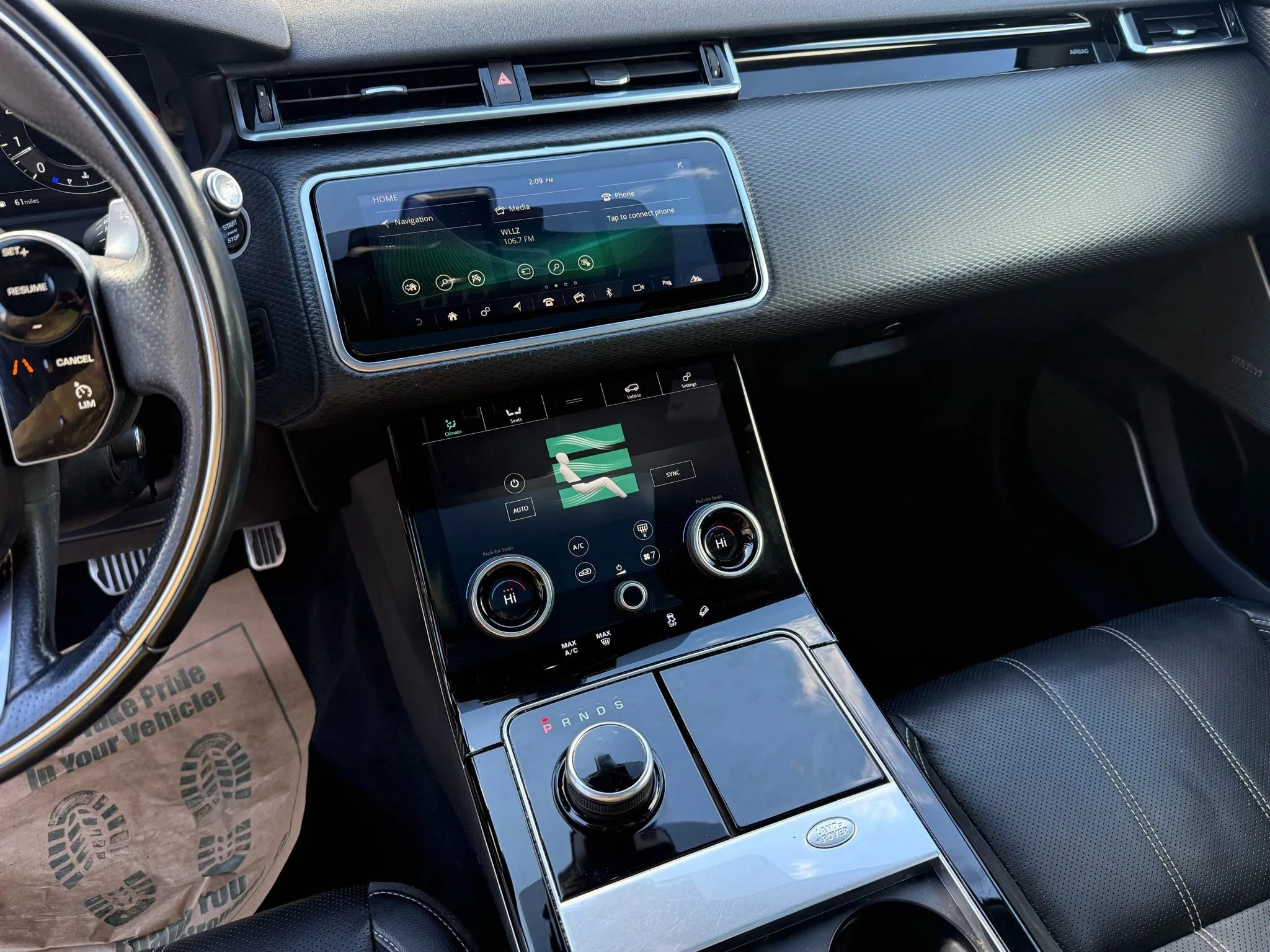 Used 2018 Land Rover Range Rover Velar R-Dynamic SE image 24