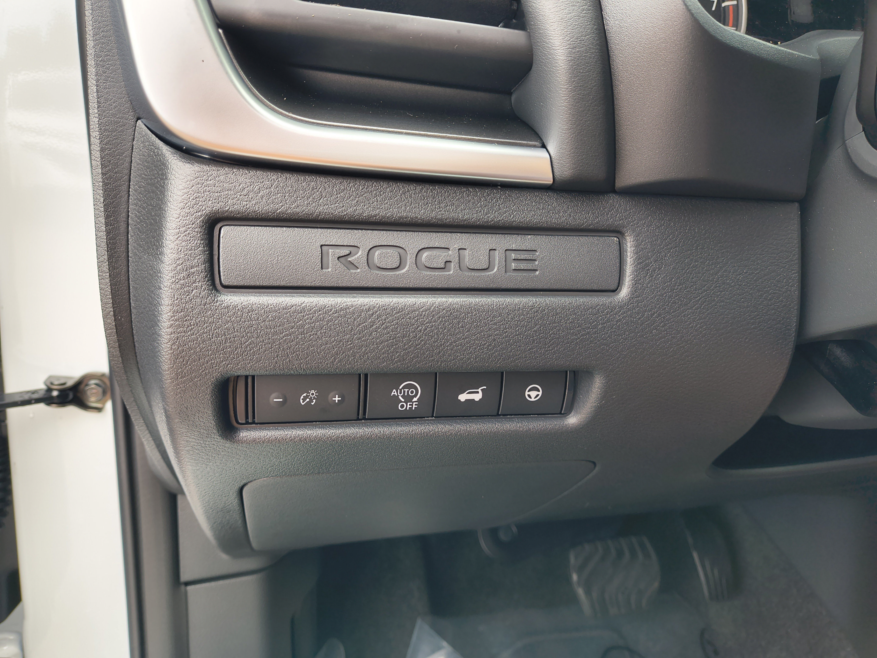 New 2026 Nissan Rogue SV FWD image 29