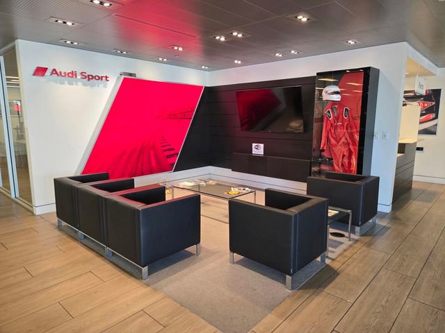 Used 2025 Audi A6 Premium Plus w/ Premium Plus Package image 31