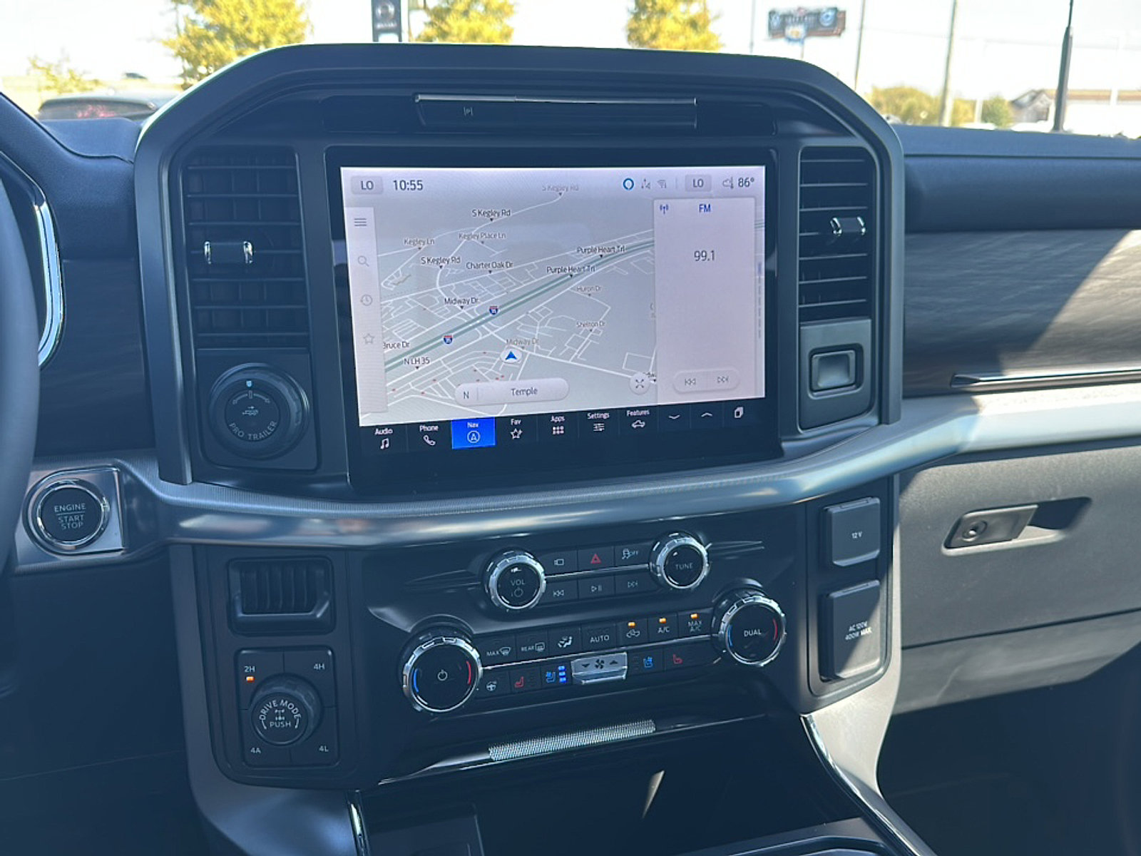 Used 2025 Ford F150 Lariat w/ Equipment Group 501A Mid image 30