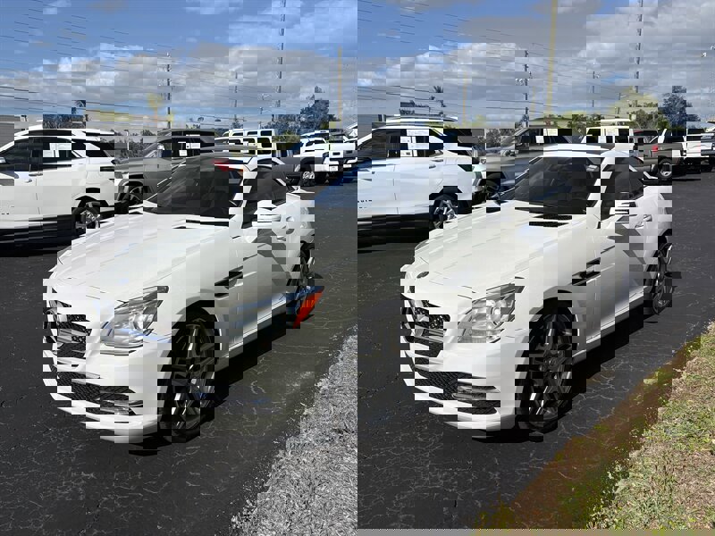 Used 2015 Mercedes-Benz SLK 250 w/ Premium Package image 3