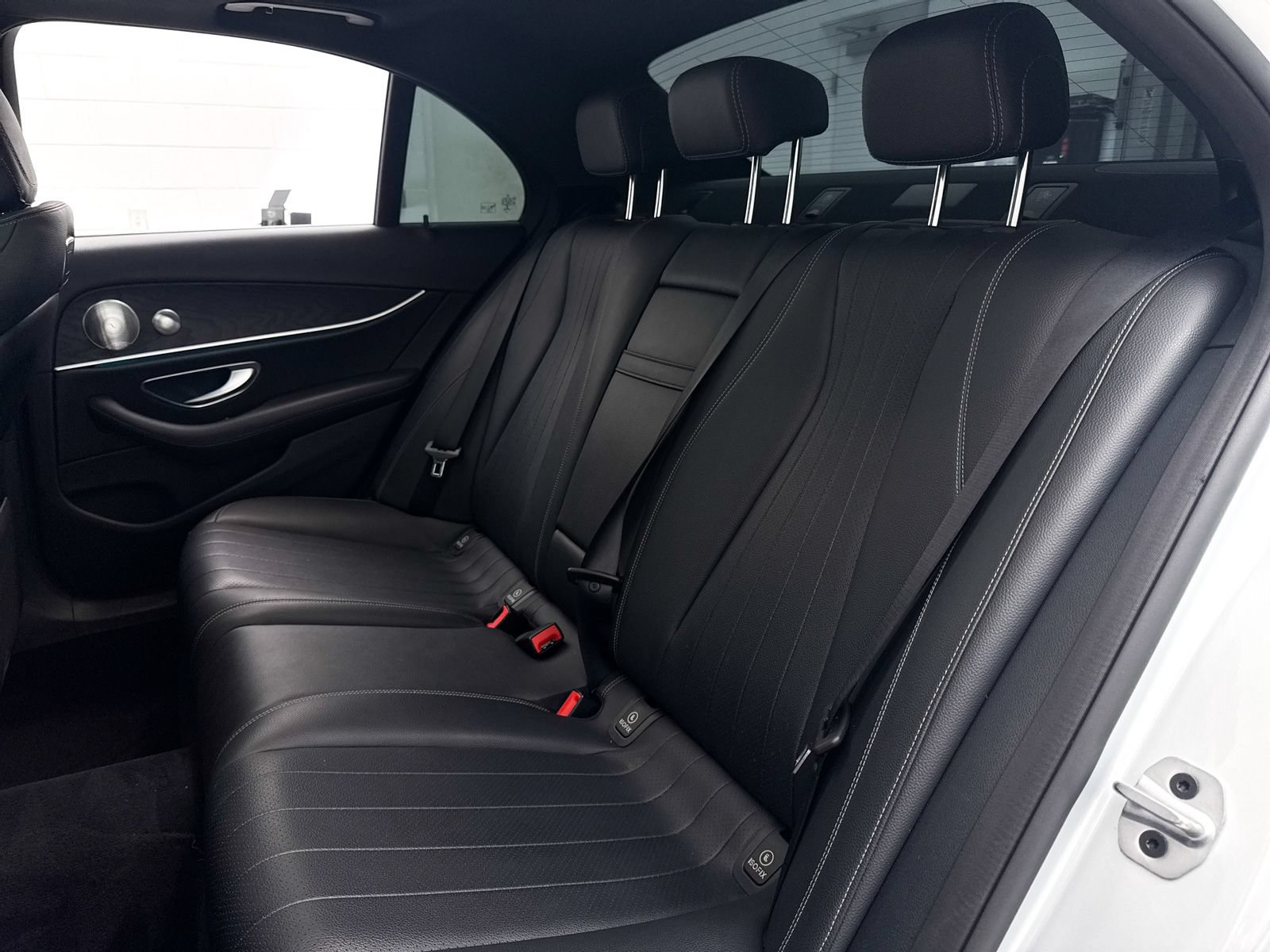 Used 2019 Mercedes-Benz E 300 4MATIC image 31