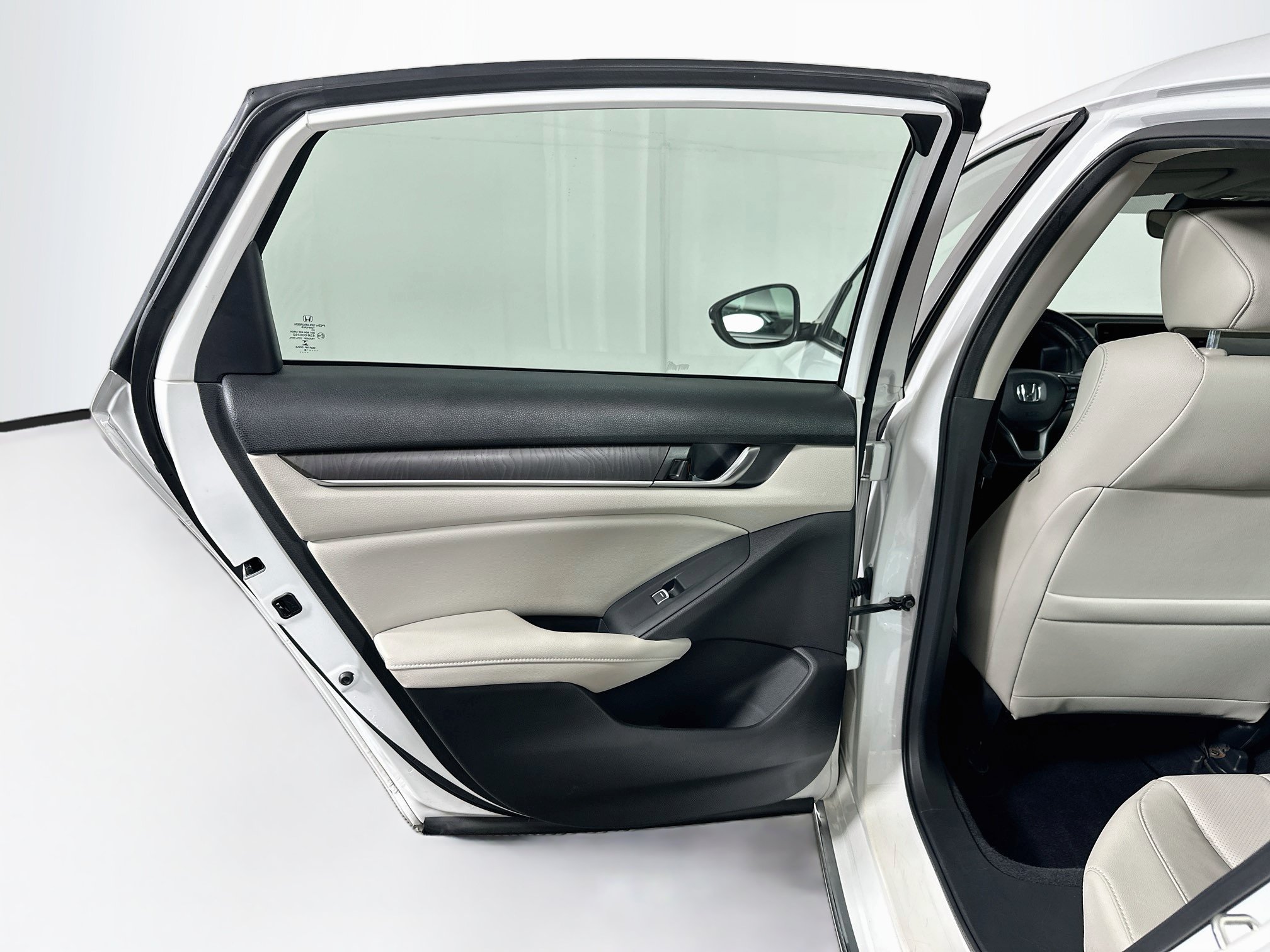 Used 2018 Honda Accord EX-L image 26