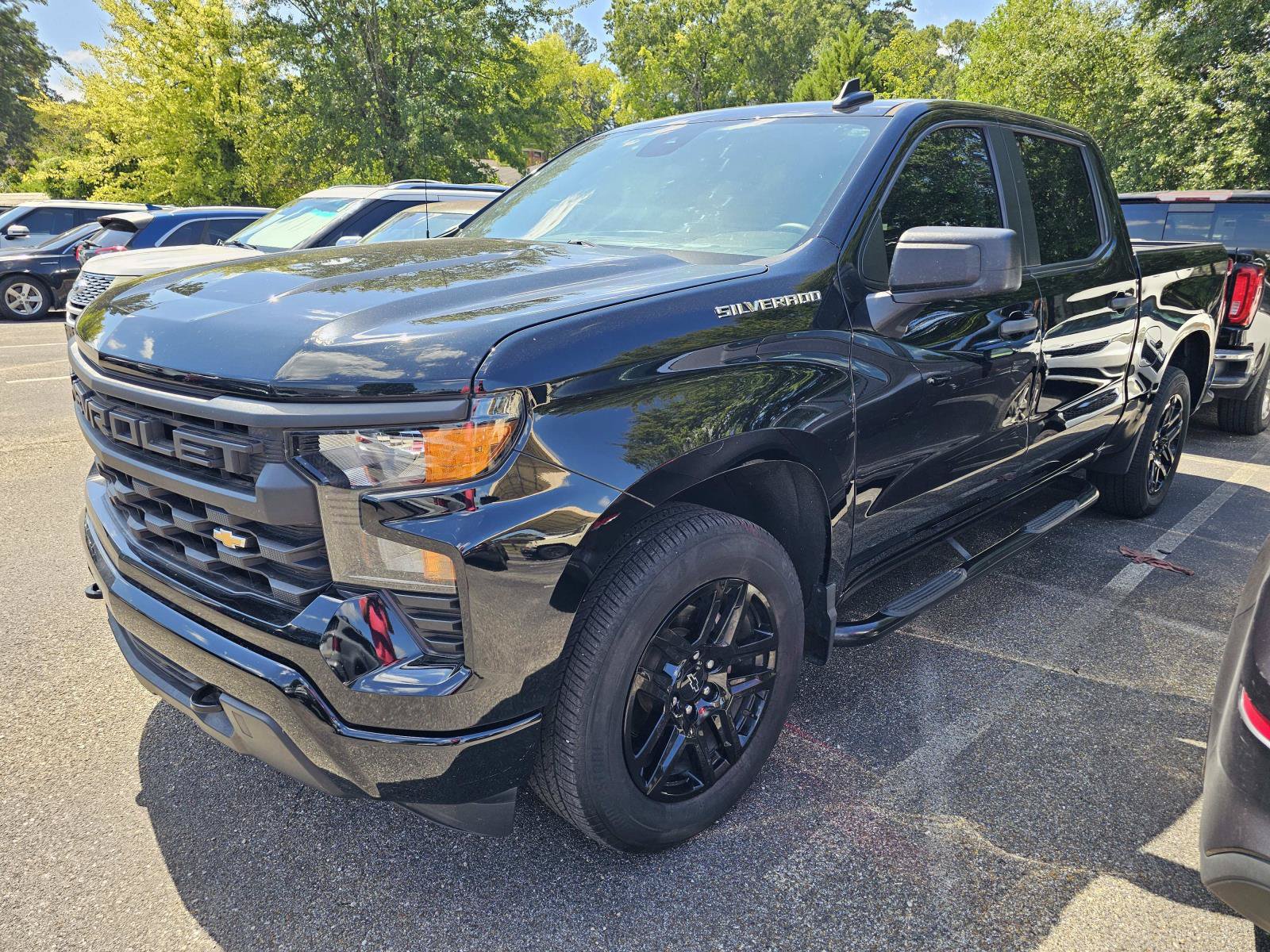 Used 2023 Chevrolet Silverado 1500 Custom RWD image 2