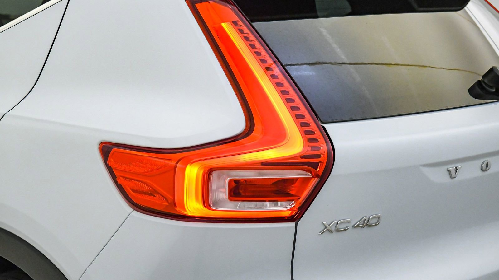 Certified 2025 Volvo XC40 B5 Core image 12
