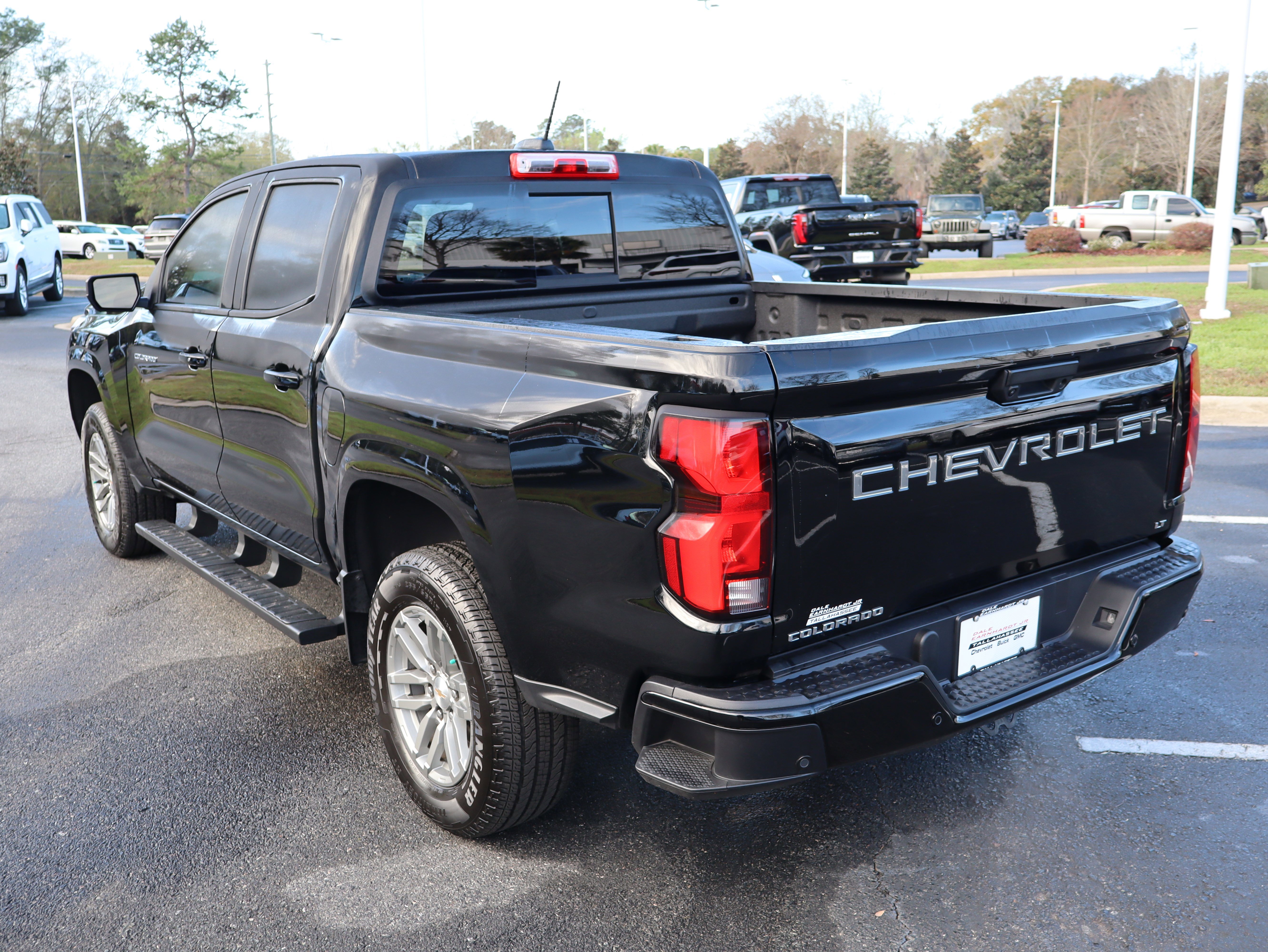 Used 2024 Chevrolet Colorado LT w/ LT Convenience Package III image 10