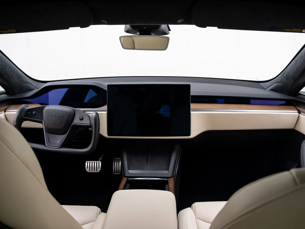 Used 2023 Tesla Model S Standard Range image 9