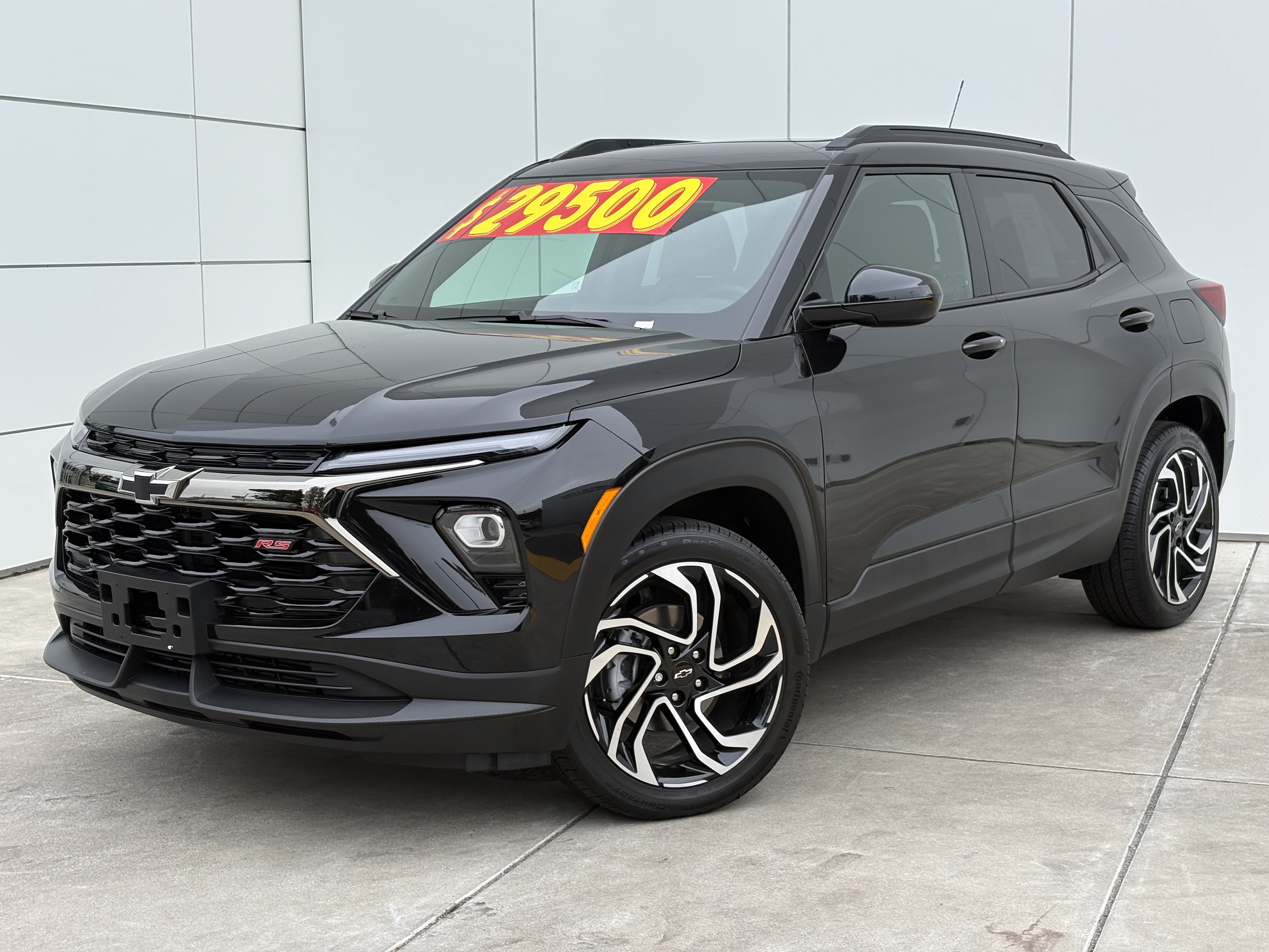 Used 2026 Chevrolet TrailBlazer RS w/ Convenience Package AWD/4WD image 2