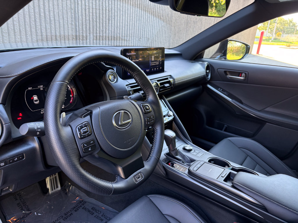 Used 2024 Lexus IS 500 RWD image 11