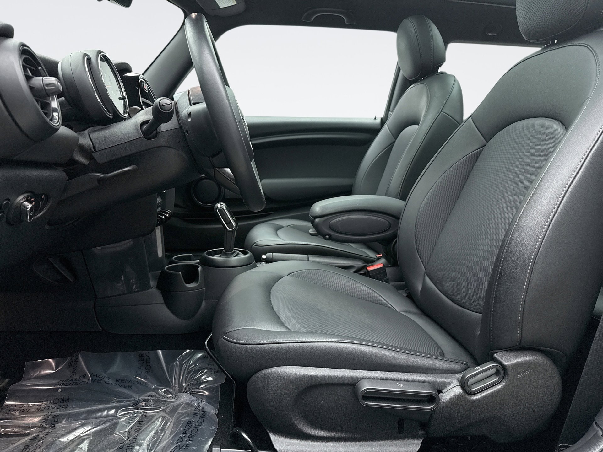 Used 2021 MINI Cooper 2-Door Hardtop image 11