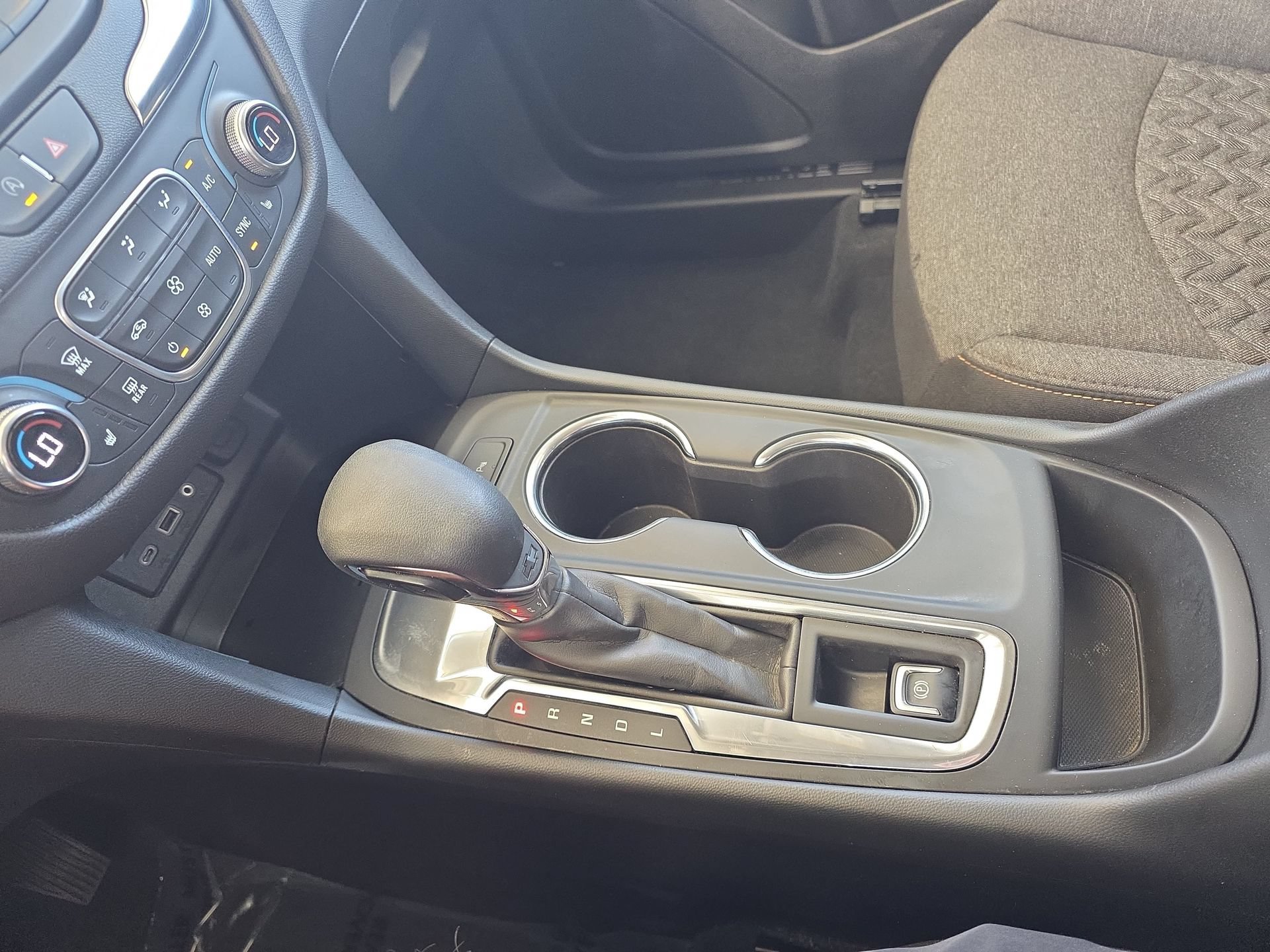 Used 2023 Chevrolet Equinox LT FWD image 25