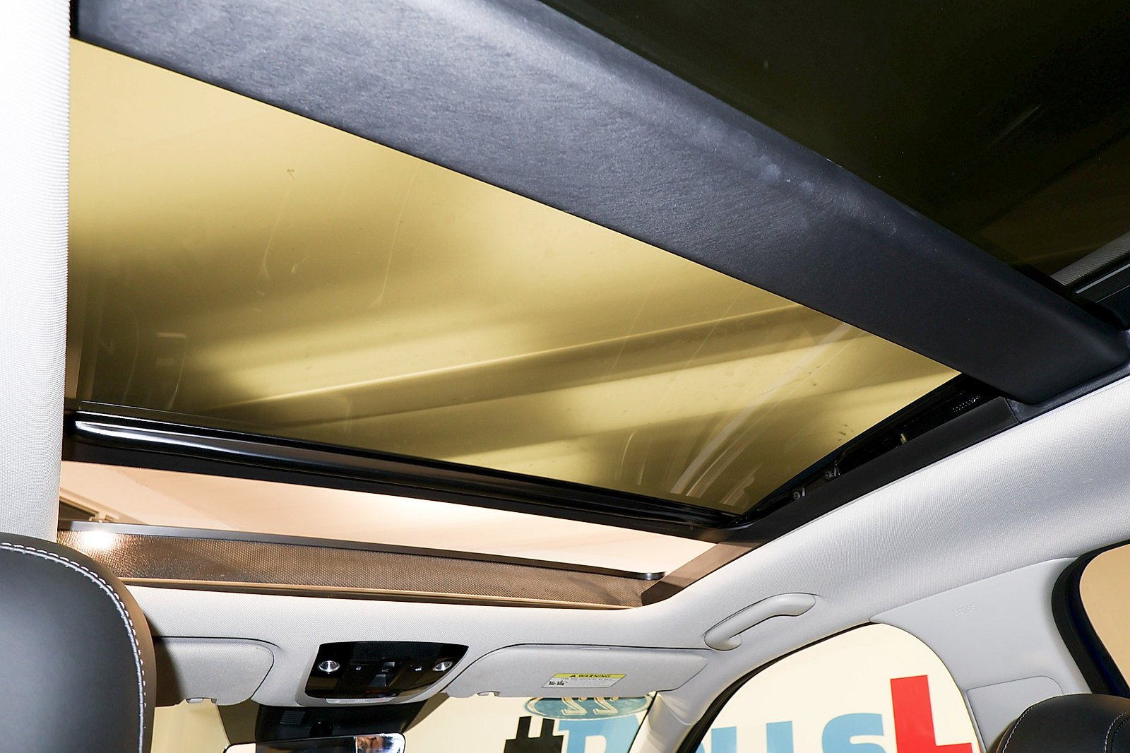 Used 2022 Kia Sorento S w/ Panoramic Sunroof Package FWD image 23