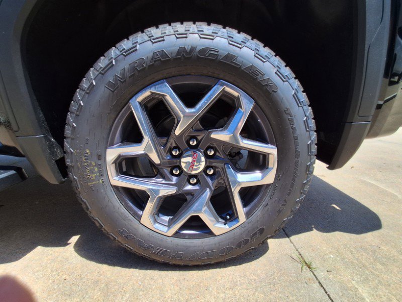 New 2025 GMC Sierra 1500 SLT w/ SLT Premium Package image 27
