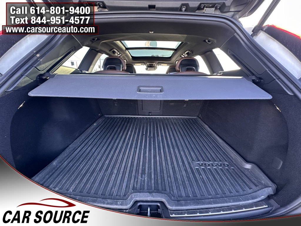 Used 2018 Volvo XC60 T6 Momentum w/ Advanced Package image 9