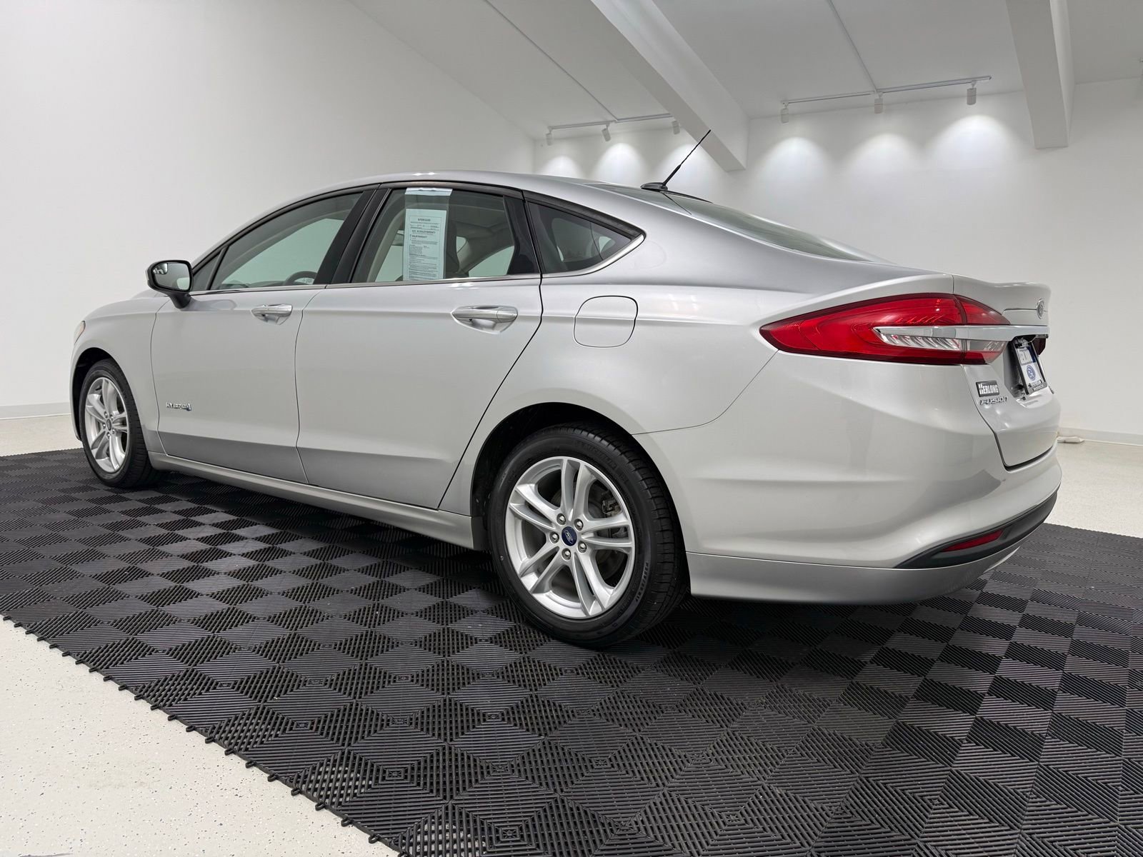 Used 2018 Ford Fusion S FWD image 9