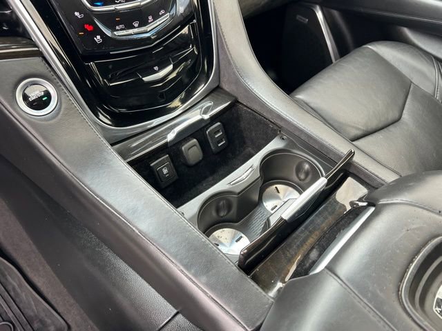 Used 2017 Cadillac Escalade Platinum image 21