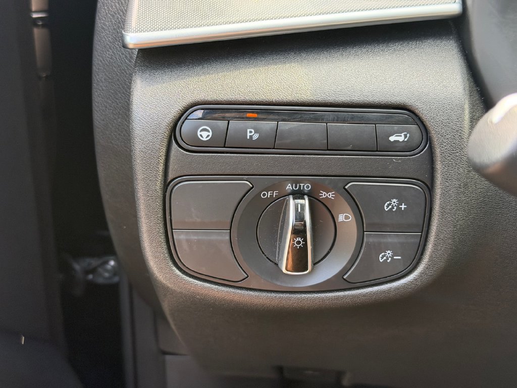 Used 2023 INFINITI QX50 Luxe FWD image 30