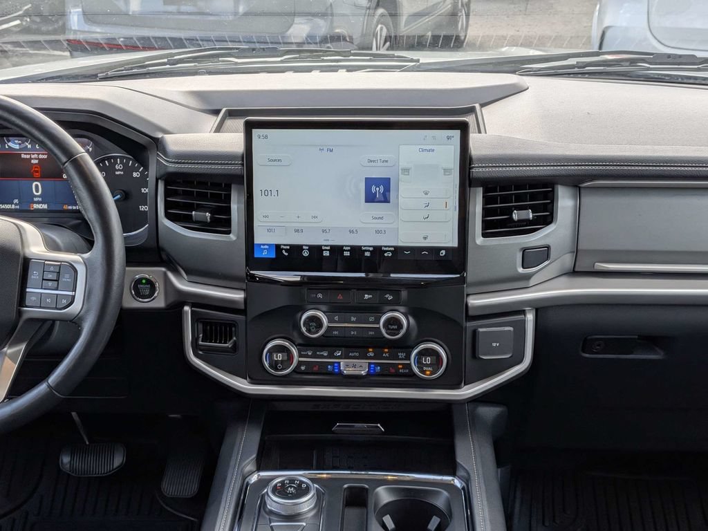 Used 2024 Ford Expedition XLT AWD/4WD image 16