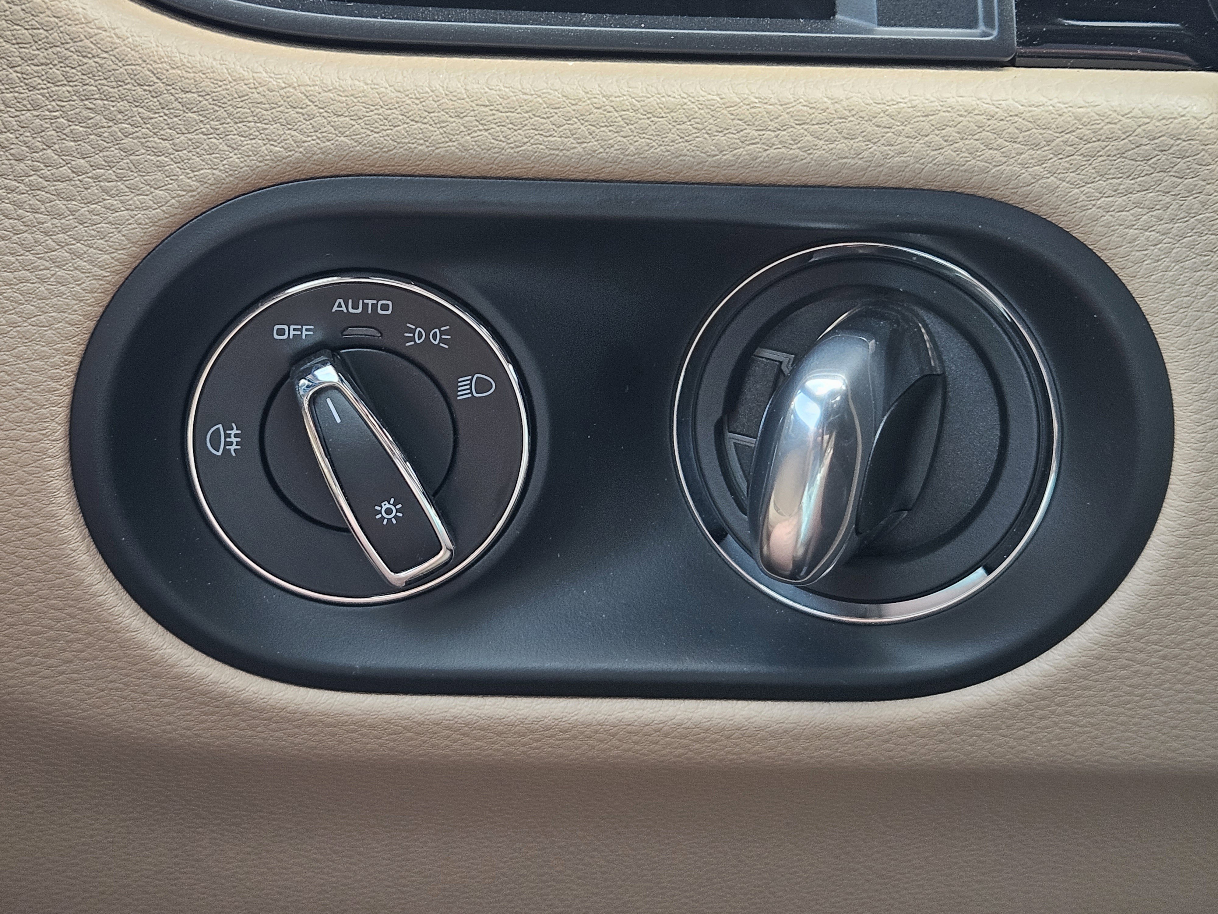 Certified 2026 Porsche Macan image 21