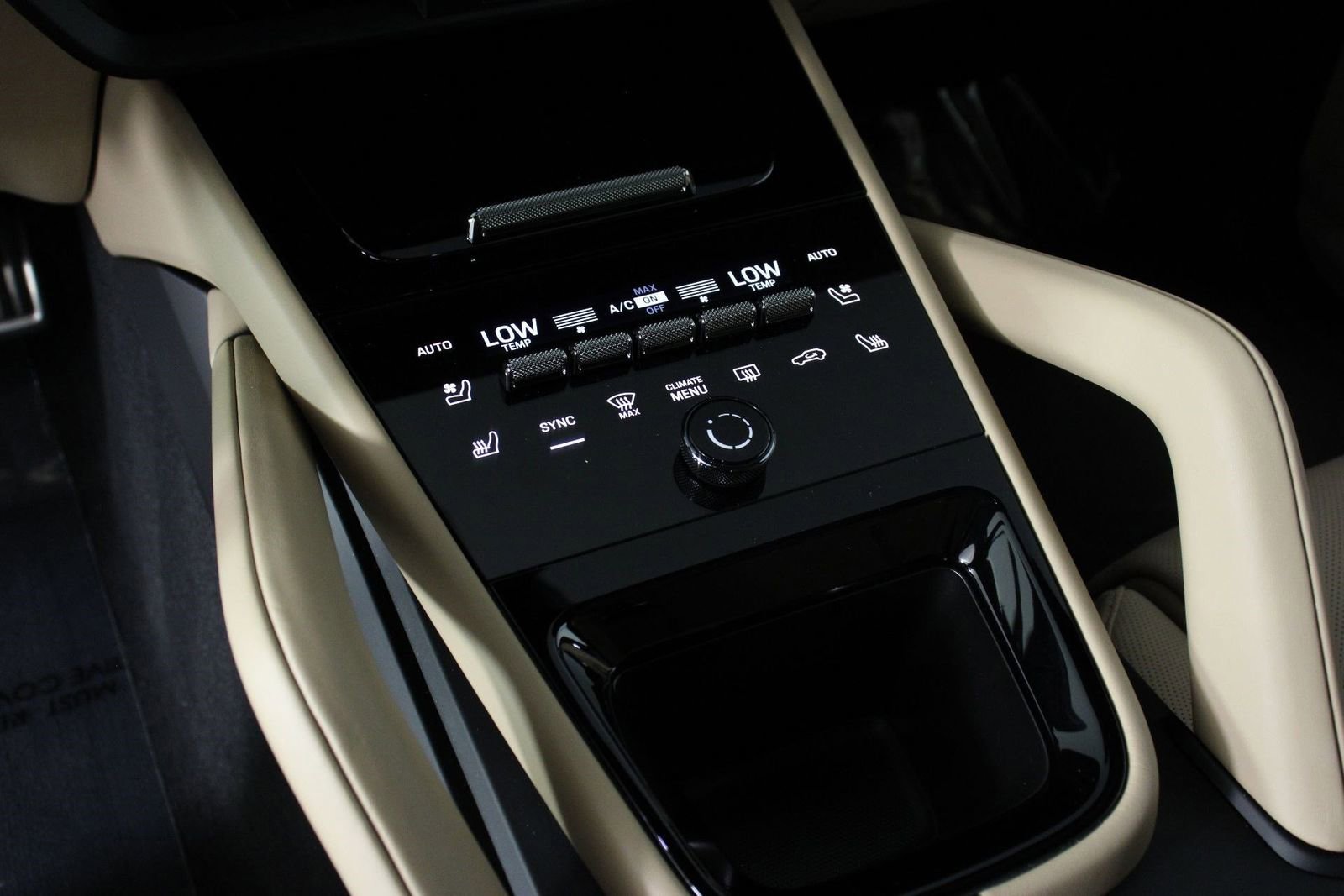 Certified 2025 Porsche Cayenne S image 18