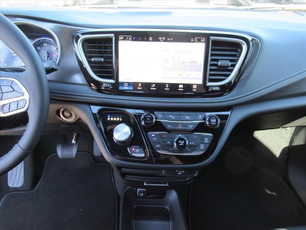 New 2026 Chrysler Pacifica Select FWD image 19