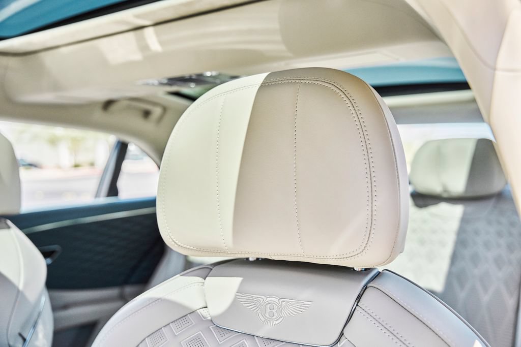 Used 2022 Bentley Flying Spur W12 AWD/4WD image 46