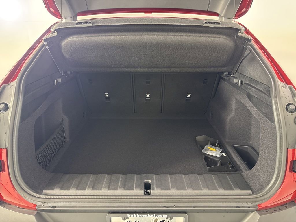 New 2026 BMW X2 xDrive28i w/ Convenience Package AWD/4WD image 8