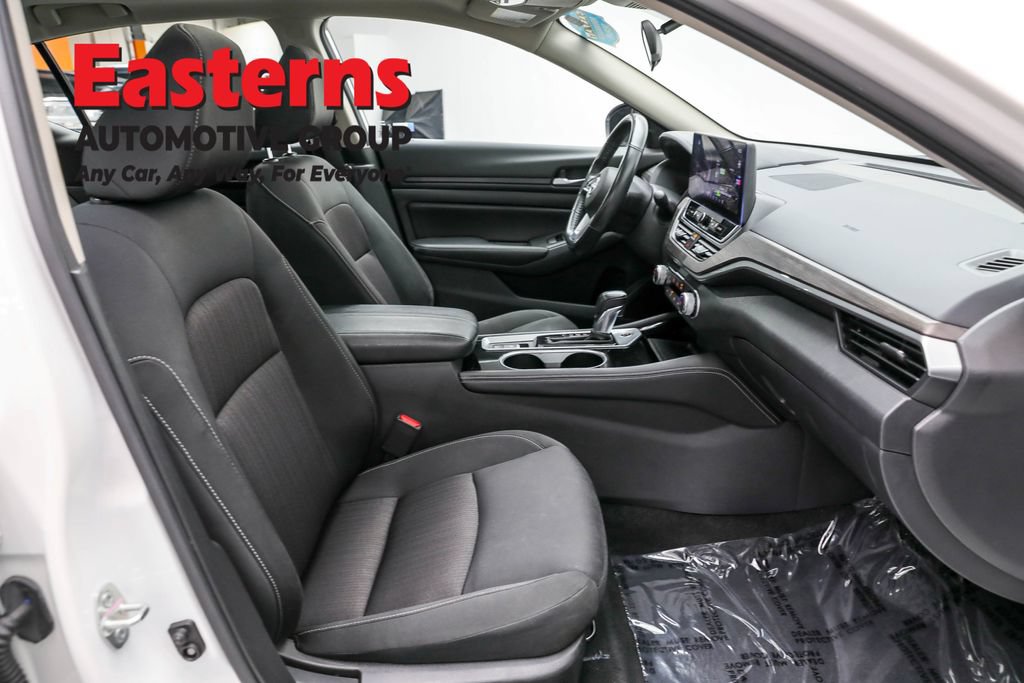 Used 2024 Nissan Altima 2.5 SV w/ SV Premium Package AWD/4WD image 26