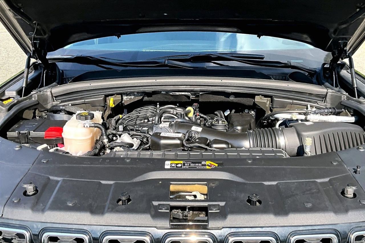 Certified 2023 Jeep Grand Cherokee Limited w/ MOPAR Finishing Package AWD/4WD image 37