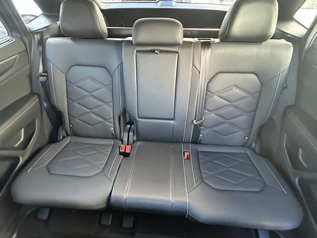 Used 2024 Volkswagen Atlas Cross Sport SE image 13