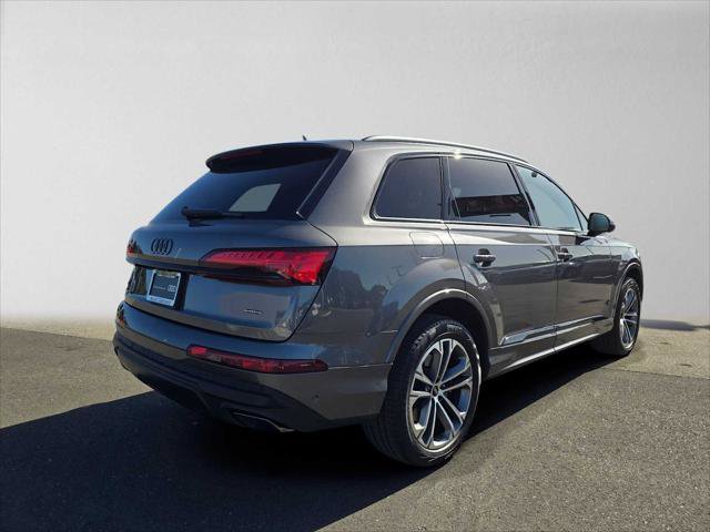 Certified 2025 Audi Q7 2.0T Premium w/ Convenience Plus Package AWD/4WD image 3