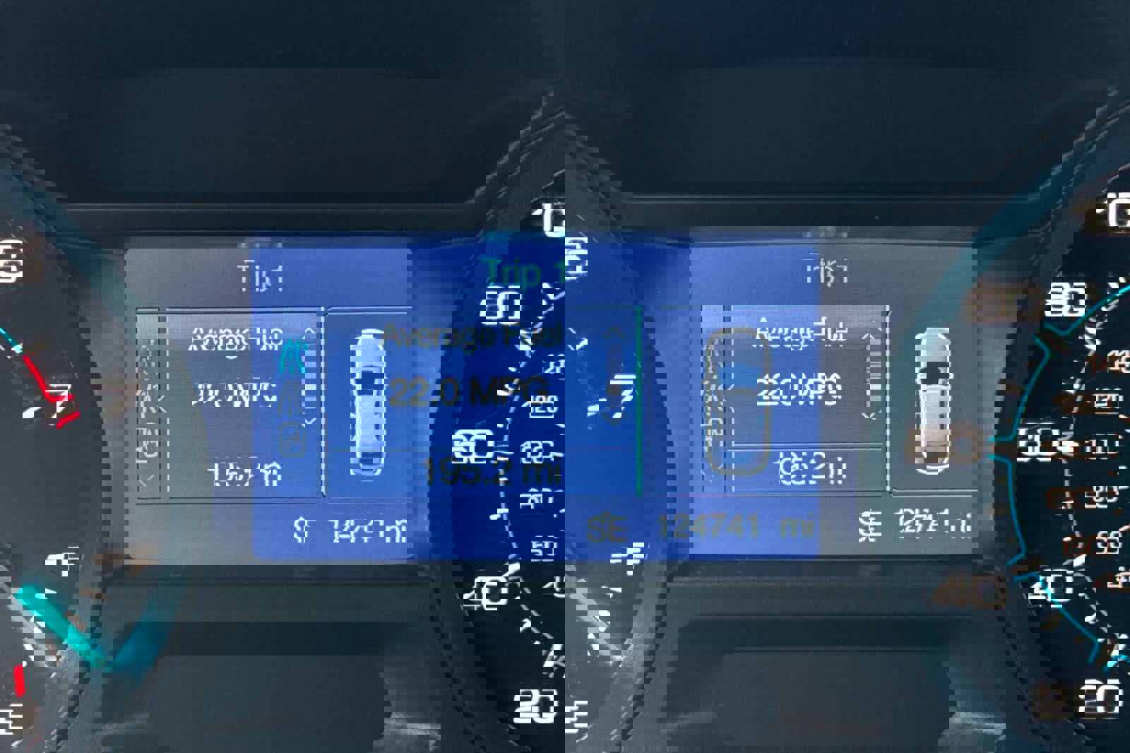 Used 2015 Ford Explorer XLT image 24