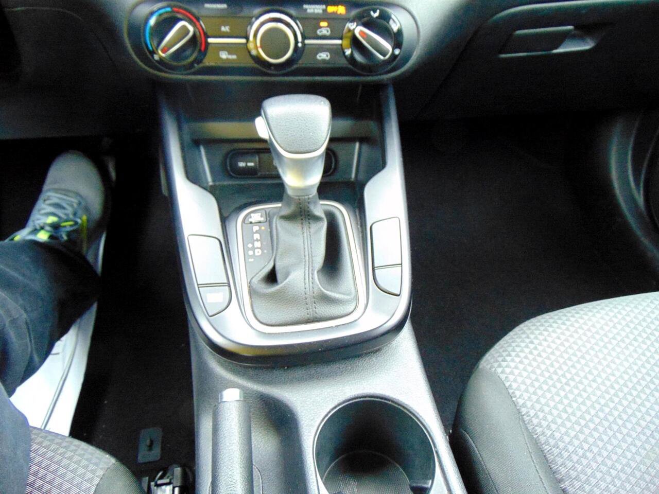 Used 2024 Kia Soul LX w/ Option Group 015 image 24