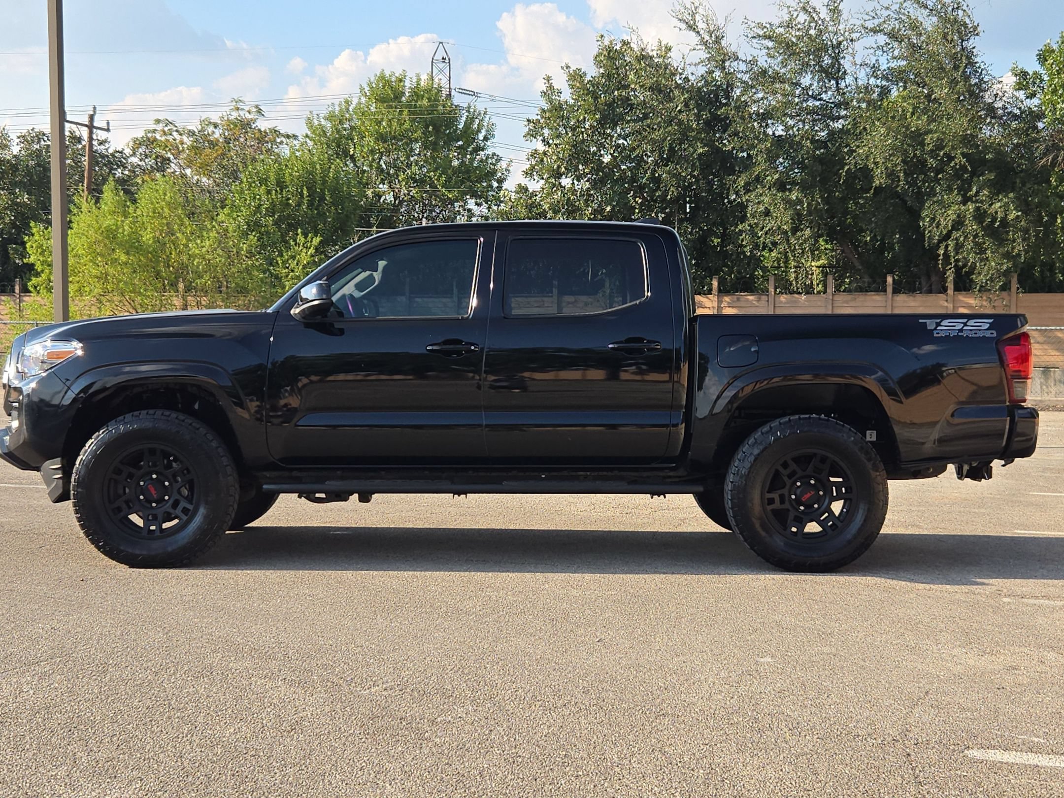 Used 2023 Toyota Tacoma SR AWD/4WD image 6