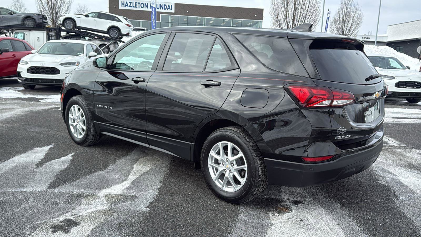 Used 2023 Chevrolet Equinox LS w/ LS Convenience Package image 9