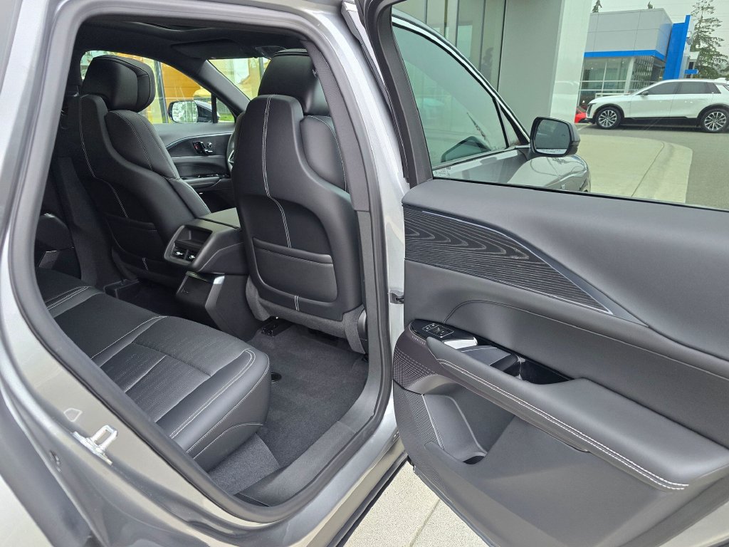 Certified 2025 Cadillac Lyriq Luxury AWD/4WD image 13