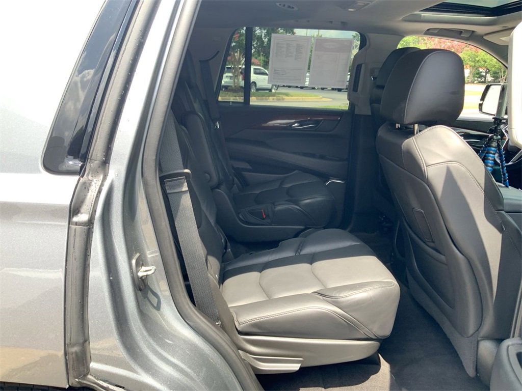 Certified 2020 Cadillac Escalade Luxury w/ Escalade Sport Edition image 27