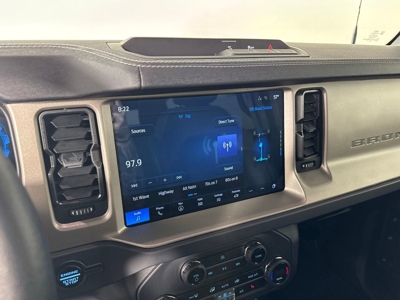 Used 2025 Ford Bronco Outer Banks image 14