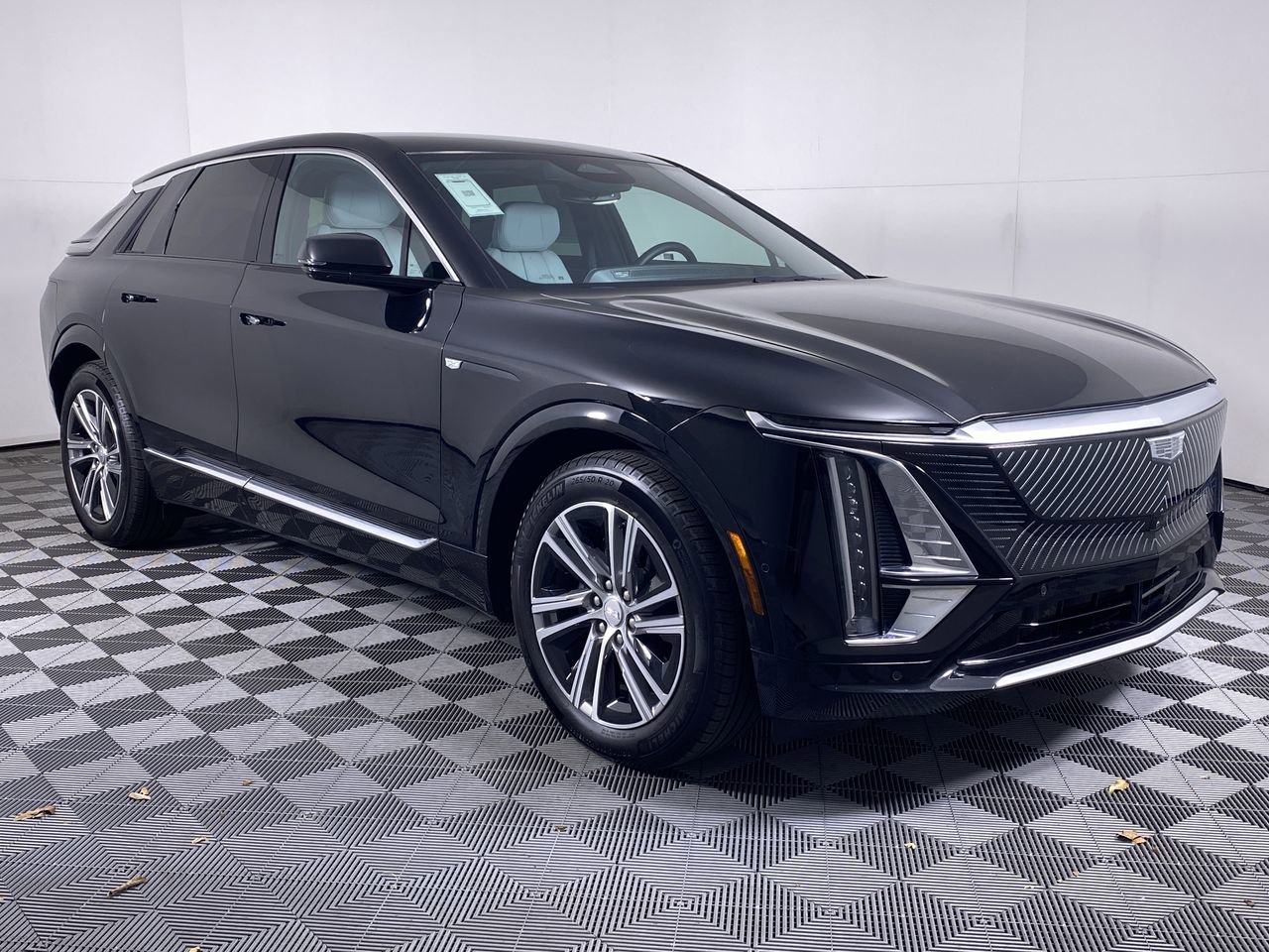 Certified 2024 Cadillac Lyriq Luxury w/ LPO, Floor Liner Package AWD/4WD image 41