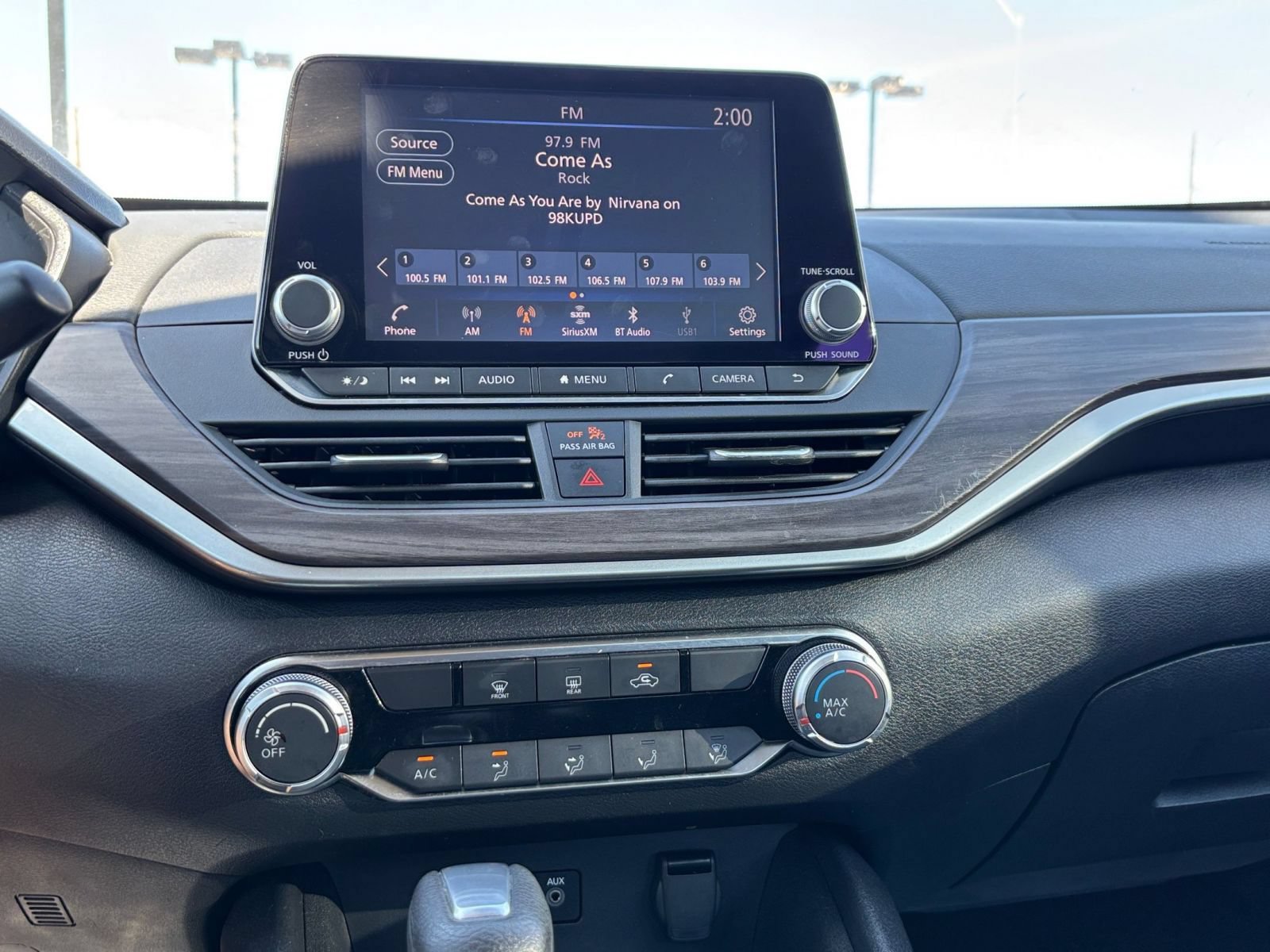 Used 2025 Nissan Altima 2.5 SV FWD image 16