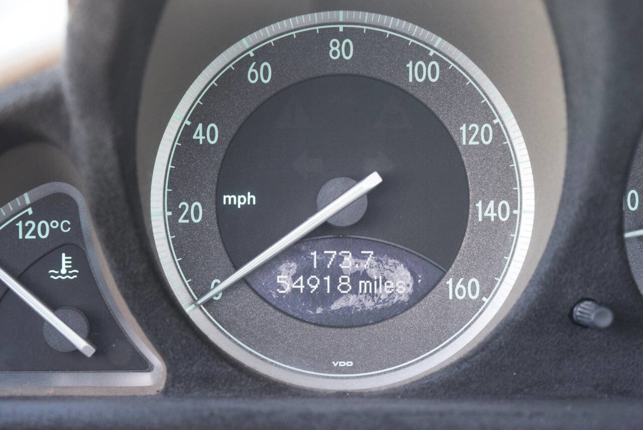 Used 2005 Mercedes-Benz SL 500 image 4