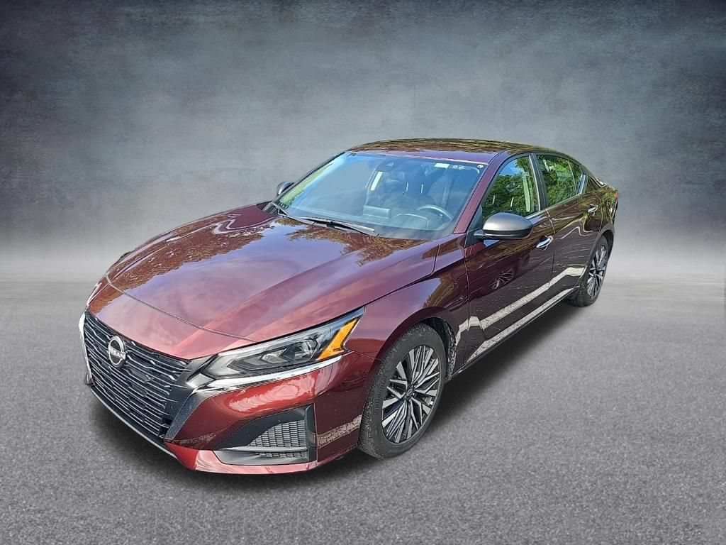 Used 2025 Nissan Altima 2.5 SV FWD image 3