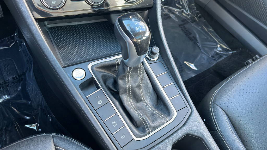 Used 2022 Volkswagen Jetta SE FWD image 19